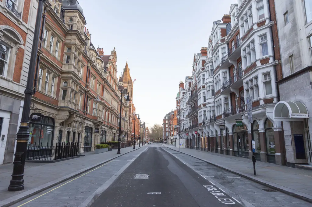 London Lockdown 2020 — documentary and landscape photograph in London, UK, frame 13 of 44.
